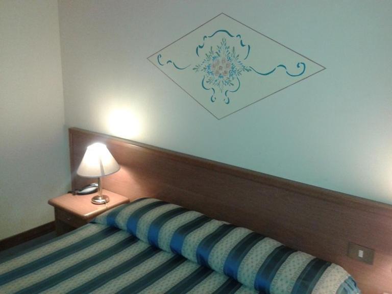 Hotel Casa Rossa Montecatini Terme Kamer foto