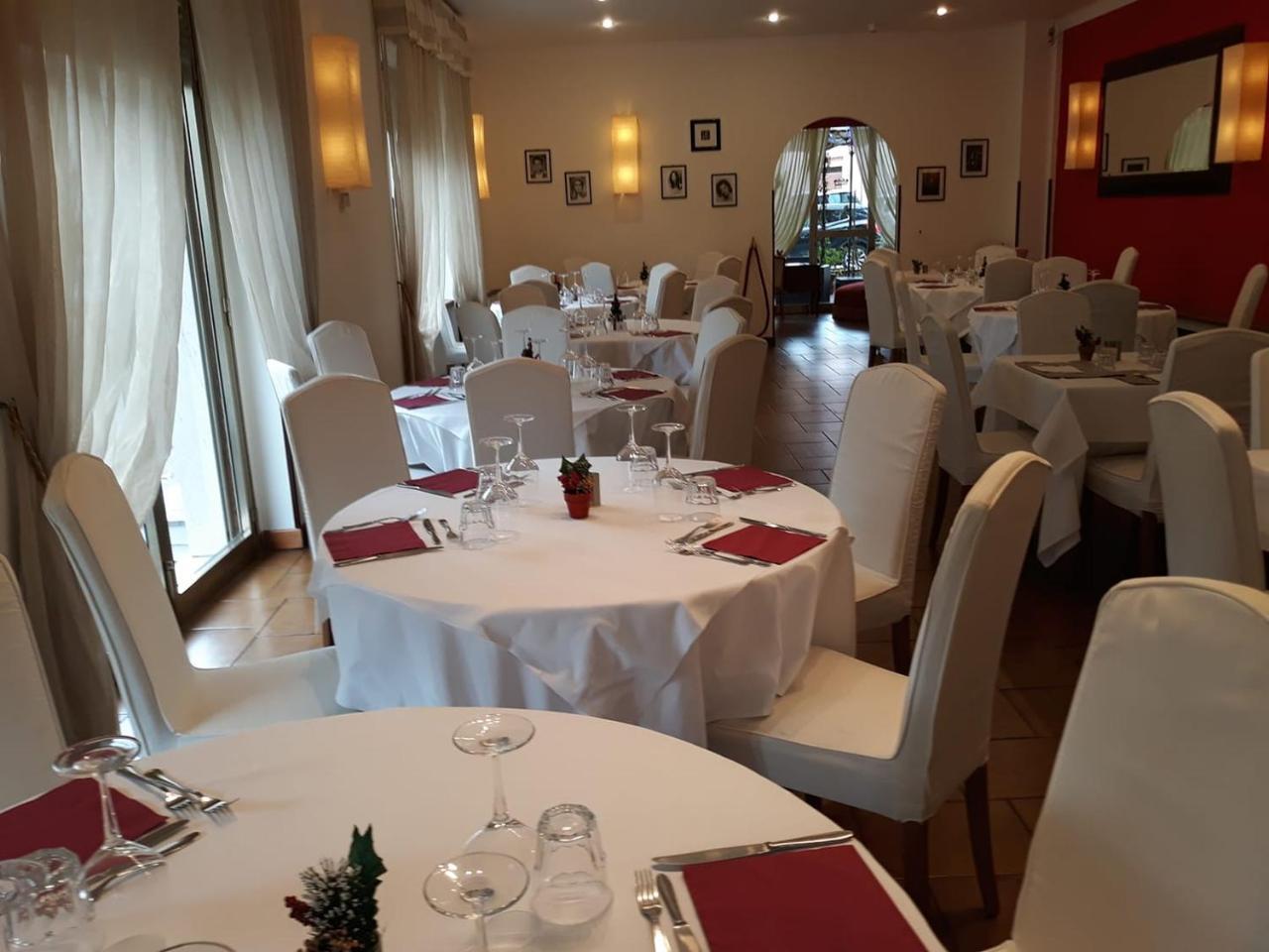 Hotel Casa Rossa Montecatini Terme Buitenkant foto