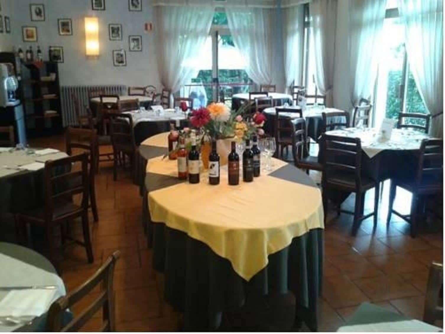 Hotel Casa Rossa Montecatini Terme Buitenkant foto