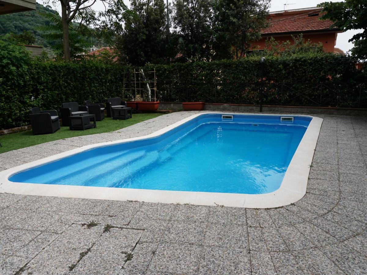 Hotel Casa Rossa Montecatini Terme Buitenkant foto