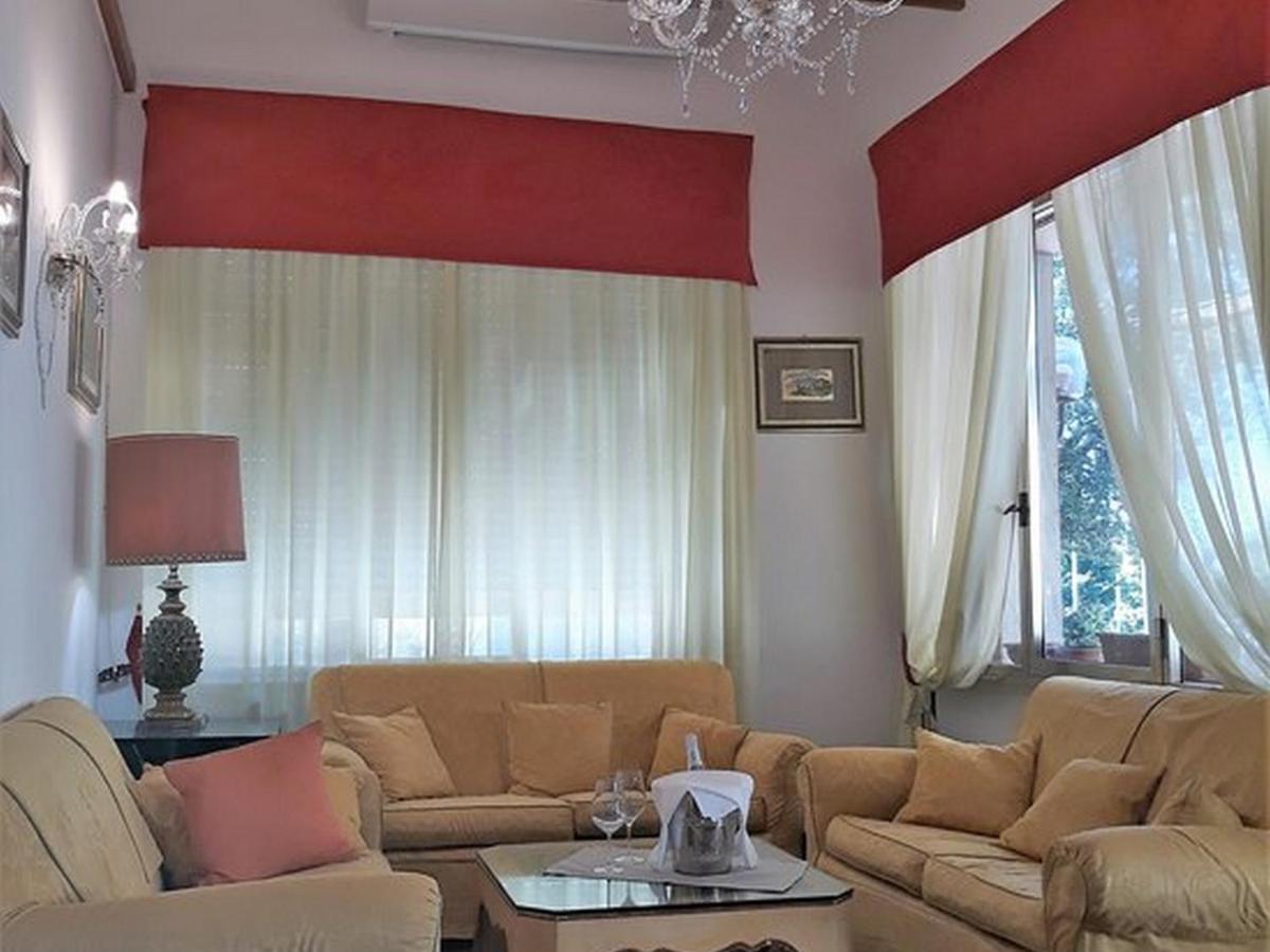 Hotel Casa Rossa Montecatini Terme Buitenkant foto